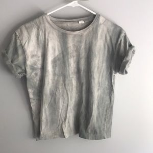 gray and white t shirt